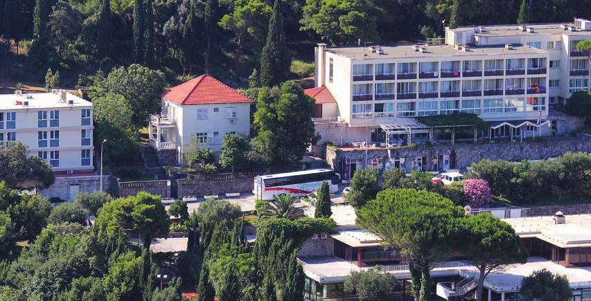 Sport: a közelben tenisz-központ, vízisportok, kajak-, szörf- és kerékpár-kölcsönzés, búvárközpont. Hotel Vis*** A B C D 04.30-05.13. 05.13-06.17. 06.17-07.08. 09.30-10.07. 09.09-09.30. 08.19-09.09. 07.