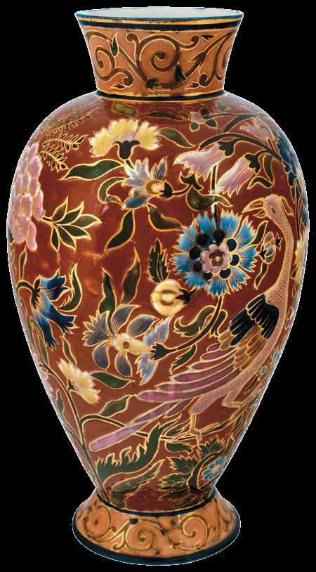 17. Váza, virágzó cseresznyefaágakkal és énekesmadarakkal, 1870-es évek Porcelánfajansz,