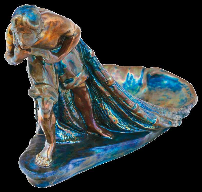 21. Tál, hálót vontató halász, 1901 Terv: Mack Lajos Porcelánfajansz, felülete opak, fémszínű eozinmázakkal festett, savmaratott.