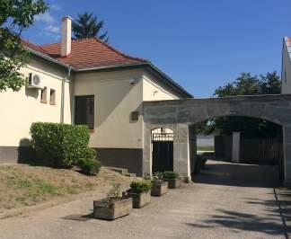 A funkcionalitás mellett igyekezzünk figyelembe venni az illeszkedést, ügyeljünk a településkép egységének megőrzésére.