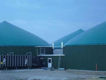Innovatív alapanyag-adagolás Bicsérdi Biogázüzem Bicsérdi Aranymező MgZrt.: alapanyag-mennyiségek: sertés almostrágya:1.