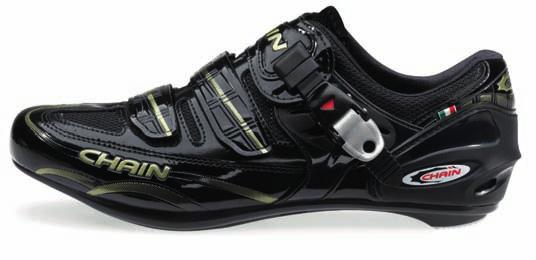 Országúti modellek TECHNICAL CYCLING SHOES 25 Elite Méretek: 37-46
