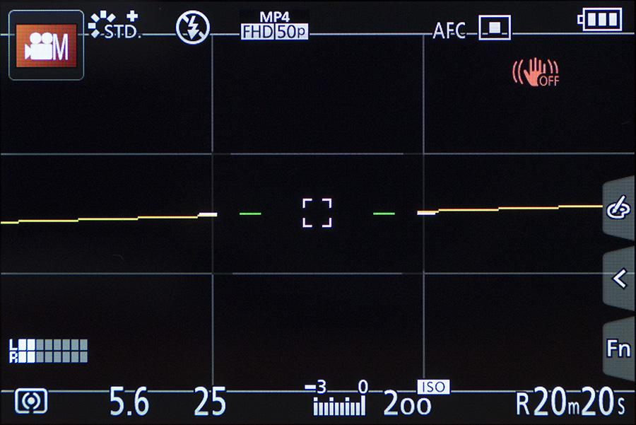 videóra vágyunk. A GX80 azonban kisebb felbontással sem kínál nagyobb képfrissítést, így a HD és a VGA méretet el is felejthetjük.