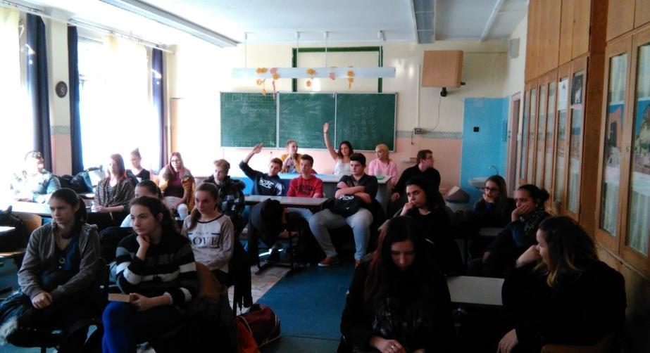 évfolyamos tanulóknak. Három időpontban összesen 6 osztály tanulói vettek részt egy ún.