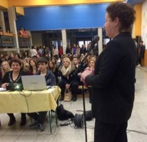 A diáktársaink a vendéglátó-kabinetben készült mákos és diós