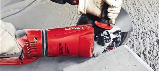 bemeneti teljesítmény Tárcsaátmérő Max. vágási mélység Tárcsafelerősítés Inditóáram behatárolás Fordulatszám 2400 W 230 mm 60 mm 14 mm 6500 ford.