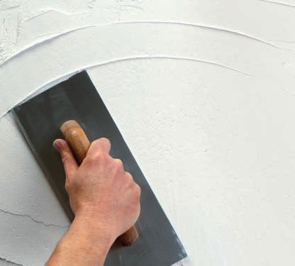 A nedvszívó aljzatokat alapozóval előzetesen kezelni kell (KEMAGRUND S, KEMAGRUND A, KEMAGRUND