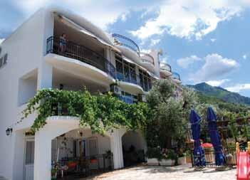 APartman MILAN **** Az apartman Sveti Stefan zöld övezetében fekszik, kb.
