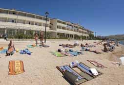 Hotel Pagus**** A Hotel Pagus, Pag városában, a központ közvetlen közelében, attól mintegy 100 méterre helyezkedik el. A tenger még közelebb, 10 méteres távolságra található.