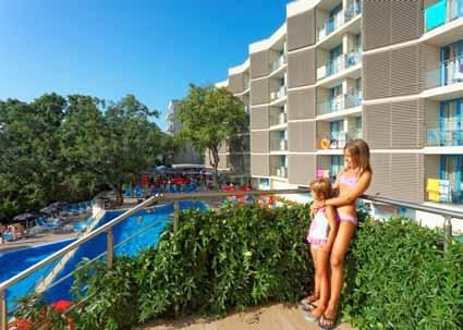 Hotel GLARUS**** A szálloda Aranyhomok nyugodt, északi részén, közvetlenül a strandnál