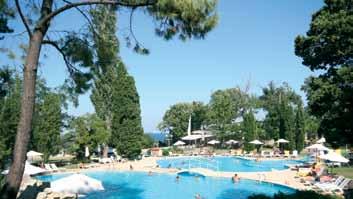 40 BGN/hét) külső medencék gyerekrésszel Térítésmentes: strandtörölköző használata a medencéknél a szálloda vendégei használhatják a Hotel