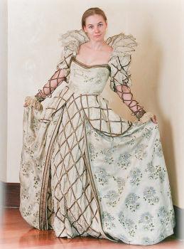 XVI. századi női viselet XVI. századi női viselet A bővülő hatás elérése érdekében későbbiekben a szoknya alá kispárnát helyeztek.