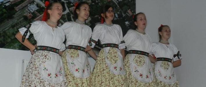 19 A tánccsoport életéből A Szél fújja pántlikám gyermek tánccsoport számos rendezvényen vett részt az elmúlt félévben és felejthetetlen közös élményekkel lett gazdagabb.