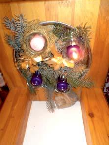 Ha tehetik, tegyék meg Önök is, hogy megosztják javaik egy részét, hisz nem csak kapni, adni is öröm! Szeretetteljes készülődést, nyüzsgő adventi forgatagot, szép decembert kívánok mindenkinek!