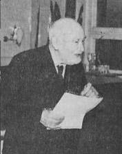 Mérnöki oklevelét 1944-ben szerezte a József nádor Műegyetemen. 1942-43-ban az egyetem I. számú Vízműépítési Tanszékén műszaki gyakornok volt.
