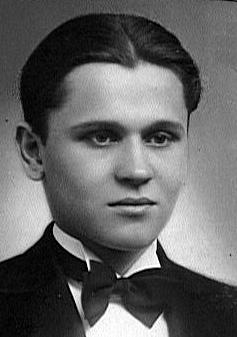 120 O Oláh Zsigmond (Gáborján, 1914. nov. 22. Berettyóújfalu, 1944. okt. 17.): hitoktató lelkész. Édesapja (Oláh Zsigmond) parasztcsaládból származott, az I. világháborúban meghalt.