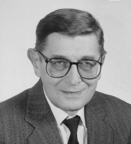 14 Bélteky Károly Gedeon (Nyírmada, 1939. május 30. Debrecen, 2004. október 28.): egyetemi adjunktus, középiskolai matematika vezetőtanár. Pedagógus család gyermeke.