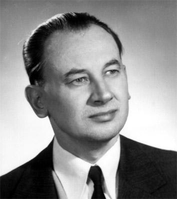 43 Szívesen dolgozott itt, mivel mindhárom gyermeke ebbe az iskolába járt. Iskolai munkáját a pontosság és az igényesség jellemezte.