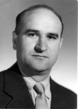 60 Társadalmi feladatot is ellátott, megválasztották a Pedagógus Szakszervezet városi titkárának. Második gyermeke Csaba 1952-ben született.