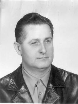 81 hordja a feledés porával, de egyszer megint elő fognak tűnni Némediné Dienes Éva: Koncz Aurélné emlékezete c. kézirata alapján: Korompai Gáborné Kovács Gyula (Hajdúszoboszló, 1931-2002): ált. isk.