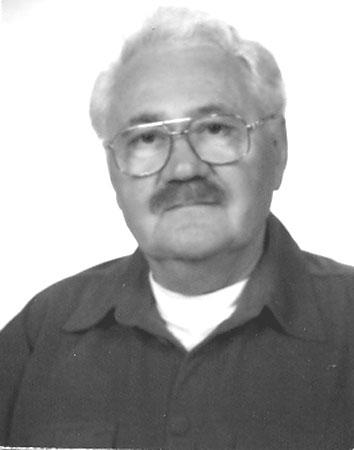 91 L Lakatos János dr. (Vértes, 1930. október 23. - Nagykőrös, 2004. november 20.): általános iskolai igazgató. Kispolgári családból származott.