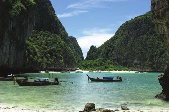A Phuvaree Resort Kathu városrészben (Patong), a tengerparttól nem messze található.