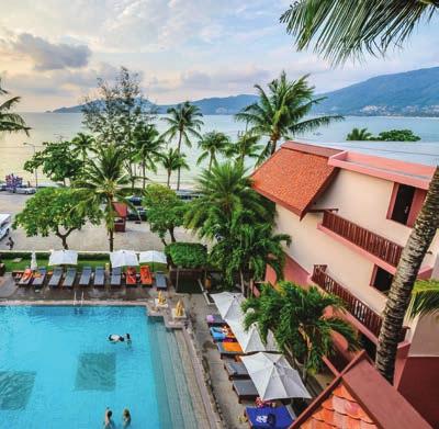 com Szobák: Superior: 38 m2-es tágas szobák elegáns thai stílusban dekorálva, medencére vagy kertre néző balkonnal, a hotel Sunrise és Siam szárnyban