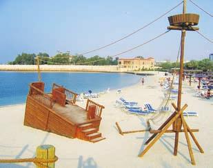 com Ellátás: büféreggeli és vacsora Egyéb: privát strand, szauna, tetőtéri medence, internet, széf (ingyenes), éttermek, kávézó, mosoda, 7 nap / 6 éj edzőterem, boltok, pénzváltó, már