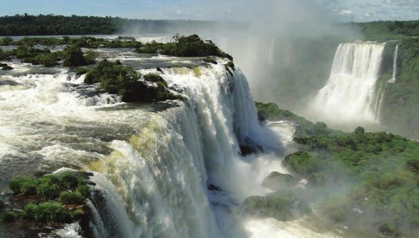 Lélegzetelállító panorámát, kúpalakú hegyormok a homokos tengeröblök felett, pazar műemléki negyed és az elmaradhatatlan Brazilos életérzés, lüktetés mindez Rio!