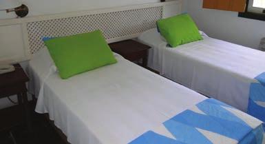 Elhelyezés: légkondicionált nagyméretű Executive szobákban, TV, széf, minibár Ellátás: svédasztalos reggeli Egyéb: formatervezett medence napozóval; jacuzzi, étterem, bárok, tágas belső terek,