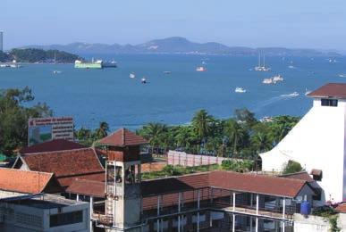 Két hotelt ajánlunk Pattaya központi tenger-öblében, és további kettőt az attól délre fekvő, csendesebb Jomtien Beach