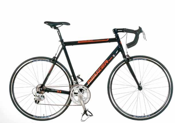 Chariot 320 52/42T fékek/brakes: Tektro agyak/hubs: Quando felnik/rims: Mach1 CFX700 gumik/tires: Michelin Dynamic 23-622 28" 50 cm 52 cm 54 cm 56 cm 58 cm 60 cm 14 Whirlwind Basic