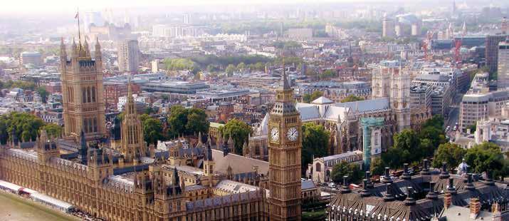 nap: Korai reggelit követően beutazás a városközpontba. Városnéző programunkat London legrégebbi királyi rezidenciájánál a Towernél kezdjük.