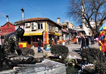 Porto A világhírű Santiago de Compostelaban, a keresztény világ egyik legfontosabb zarándokhelyére, a híres El Camino zarándokút központjába megyünk. A város legszebb épülete a Szt.