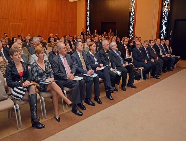 FŐBB, HAGYOMÁNYT TEREMTŐ KAMARAI RENDEZVÉNYEK Gazdasági évnyitó A gazdasági környezet alakulása egy vállalkozás életében meghatározó jelleggel bír.