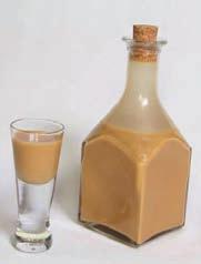 50 ml kávé (erős főzet) 200 ml whisky (ír) 1 evőkanál vanília eszencia (aroma) Elkészítés: A tejszínt melegítsük forráspontig a tejjel,