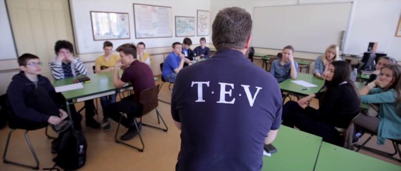 OKTATÁS, KÉPZÉS 14 ANTISZEMITA GYŰLÖLETCSELEKMÉNYEK ÉVES JELENTÉS A Az előítélet melegágya a tudatlanság, ezért Alapítványunk továbbra is kiemelt feladatának tekinti az oktatást, képzést, a tévhitek