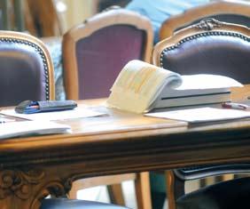 A Szabó Ervin téren mûködô Központi Könyvtáruk például társadalomtudományi és szociológiai szakkönyvtárként is mûködik. Itt a beiratkozott 77 ezer olvasó több mint fele egyetemi hallgató.