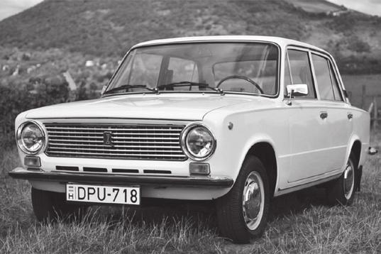 15 Csengele Tömörkény U11 labdarúgó mérkőzés 11.00 BMW Lada gyorsulási verseny kicsit másképp 11.