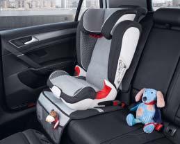 A praktikus hálózsebek további tárolóhelyet biztosítanak. ISOFIX üléseknél is alkalmazható.