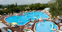 ellenében: vízi sportok a parton tenisz mini-golf lovaglás futball kosárlabda fitness bowling kerékpárkölcsönzés