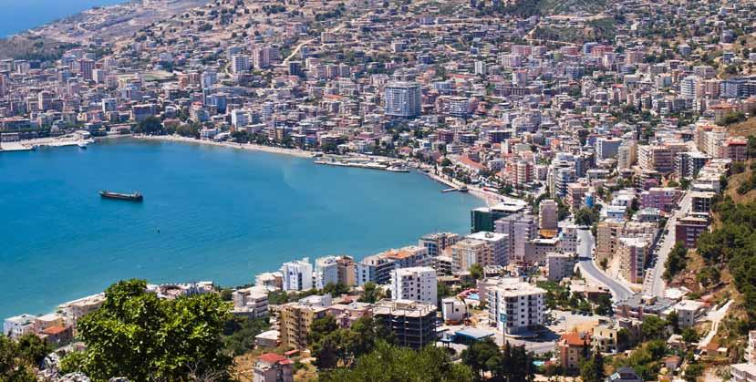 ALBÁNIA Általános információk Ez a kis ország a mediterrán térségben, a Balkán-félsziget nyugati szélén fekszik, az Adriai- és Jón-tenger partján.