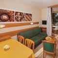 Sol Stella Maris apartmanok*** A 2012-ben felújított SOL Stella Maris egy gyönyörű lagúnában fekszik Umag központjától kb. 2 km-re.