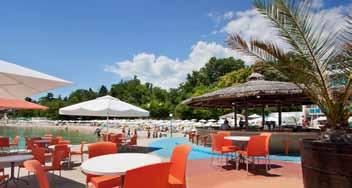 területén a parkolás ingyenes Térítés ellenében: lobby bar autókölcsönzés mosoda üzletek Térítésmentes: strandtörölköző