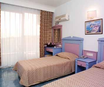 95 km-re Antalya repülőterétől. 2000-ben épült, 2008-ban újították fel.
