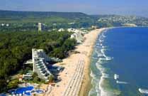 oázis, közel a bazárokhoz, Albena sétálóutcájához.