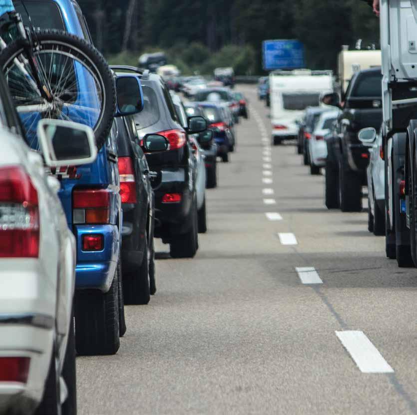 A Közlekedés szennyezése A fűtés mellett a gépjárművek okozta légszennyezés is igen jelentős. A járművek légszennyezését az elmúlt évek során egyre szigorúbb sztenderdekkal próbálták visszaszorítani.