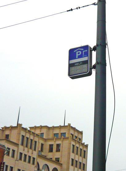 A szabad parkolóhelyek száma: 055 Telítettségjelzés számkijelzővel A telítettség kijelző a parkoló bejáratához kitelepítve a szabad parkolóhelyek számát jeleníti meg.
