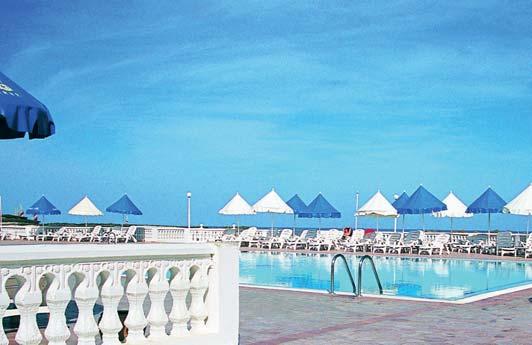 Inclusive Eden Star **** nap / éjszaka 128.900 Ft/főtől 50 km 13 km 200 m Közvetlenül a tengerparton, egy szép pálmakertben fekvő hotel Djerba-Zarzison. Testvérszállodája az Eden Beach 3*-os hotel.