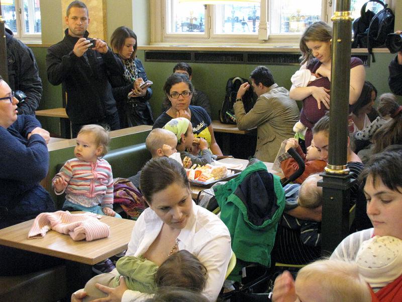 Egy konfliktus pacifikálása szoptató